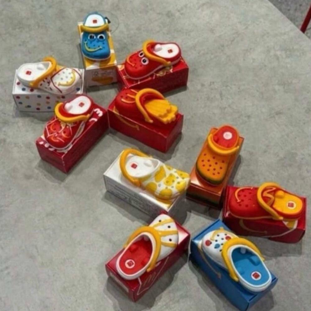 McDonald's Colorful Shoe Keychains Set - Picture 3 of 5
